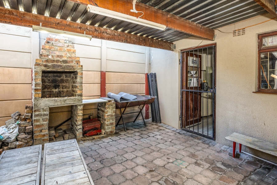 4 Bedroom Property for Sale in Mabille Park Western Cape